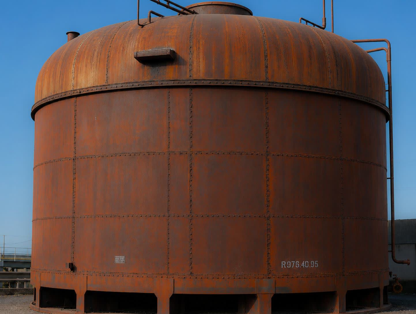 Tanque industrial — antes